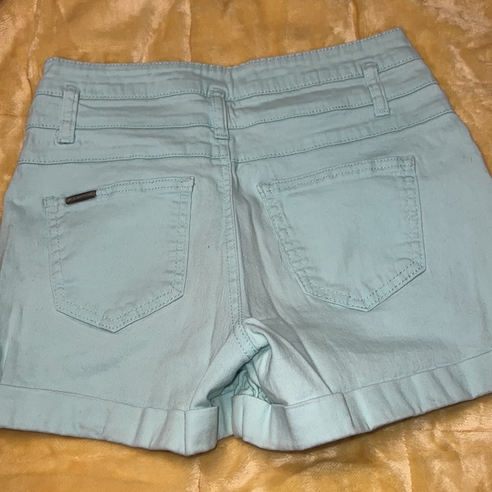 Shorts - Picture 4 of 4